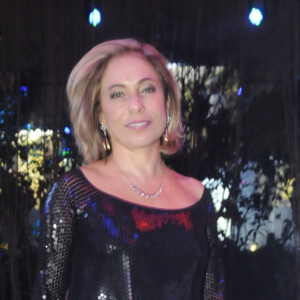 Cissa Guimarães, aos 64 anos, foi elogada ao postar foto de biquíni: 'Poderosa'