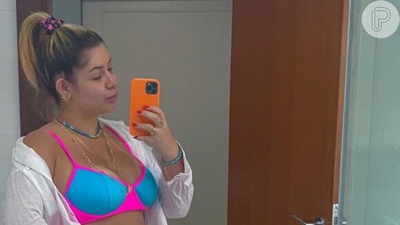 Marília Mendonça posa de biquíni e exibe corpo mais magro, em 2 de maio de 2021