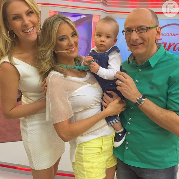 Ana Hickmann leva o filho, Alexandre Jr., e posa com Ticiane Pinheiro e Britto Jr., em 17 de novembro de 2014