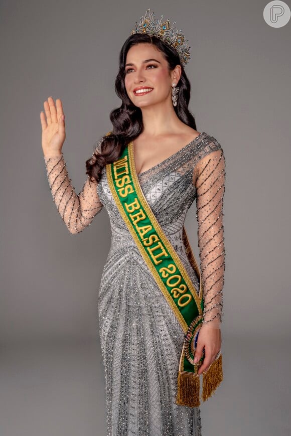 Julia Gama ganhou a coroa de Miss Brasil 2020