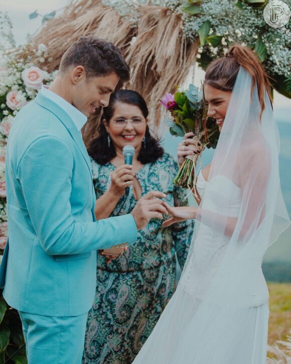 Mariana Goldfarb e Cauã Reymond se casaram em cerimônia intimista