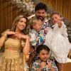 Patricia Abravanel reuniu filhos e marido, Fabio Faria, em foto de ano novo: 'Vencedores'