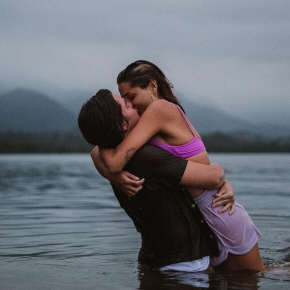 Sasha Meneghel e João Figueiredo foram elogiados por Junno Andrade em foto de casamento: 'Nunca vi tanto amor transbordar em um altar, um sentimento tão puro e verdadeiro'