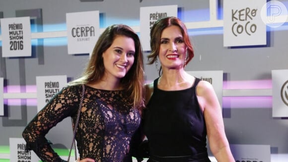 Filha de Fátima Bernardes, Bia Bonemer ganhou elogios ao postar foto de biquíni: 'Perfeita'