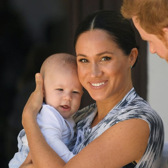 Meghan Markle e Harry também têm um filho chamado Archie Harrison Mountbatten-Windsor, de dois anos