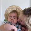 Letícia Navas postou vídeos enchendo o filho, Nathan, de carinho