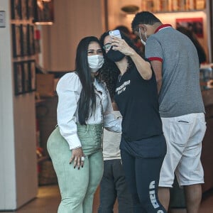 Simone fez as tradicionais selfies com os fãs