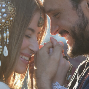 Novela 'Gênesis': Isaque (Guilherme Dellorto) e Rebeca (Bárbara França) se casam