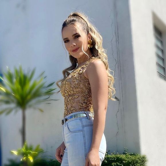 Thaeme Mariôto respondeu a perguntas sobre maternidade e gravidez