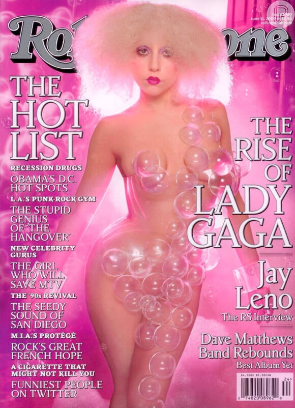 Lady Gaga sai nua coberta de bolhas rosas na capa da revista 'Rolling Stone'