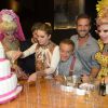 Leticia Spillerse diverte com drag queens em pré-estreia do filme 'O Casamento de Gorete'