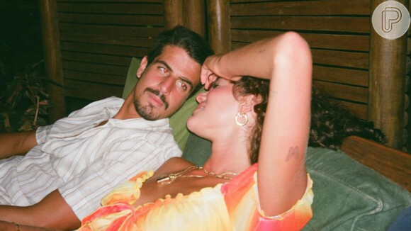 Bruna Marquezine e Enzo Celulari podem reatar namoro, dizem fontes do colunista Leo Dias, do portal 'Metrópoles' em 1º de junho de 2021