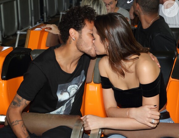 Bruna namorou com Neymar entre 2012 e 2018, tendo terminado e voltado com o jogador várias vezes nesse período