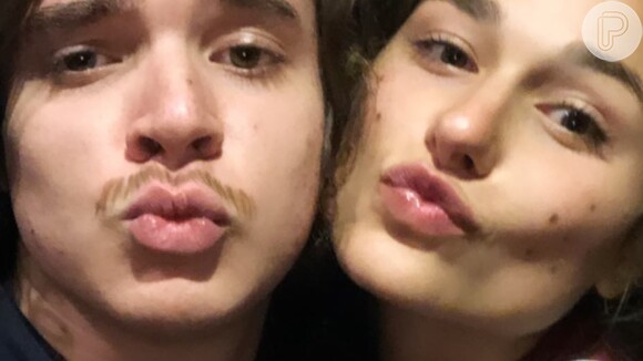 João Figueiredo lembrou foto pré-namoro com Sasha Meneghel em festa julhina de 2019 na casa de Bruna Marquezine