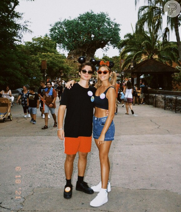 João Figueiredo e Sasha Meneghel passearam na Disney após a lua de mel