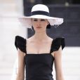 Chapéus dão up no look nos desfiles da Chanel