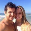 Fernanda Gentil publicou em sua rede social Instagram, uma foto ao lado de seu marido, Matheus Braga, onde os dois aparecem juntos praia. Os dois são casados desde 2013