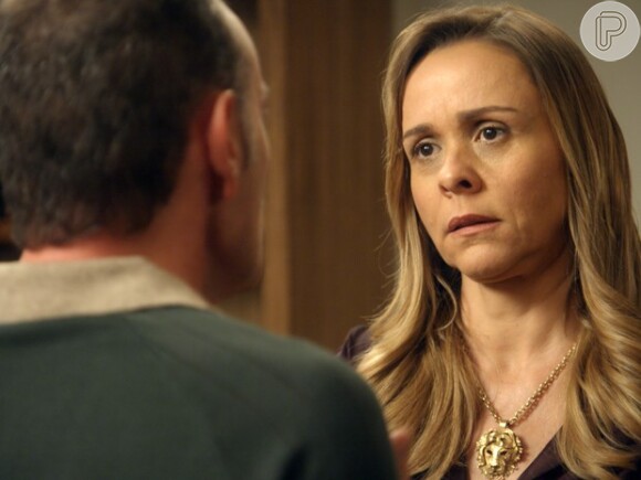 Carlota (Giulia Gam) exige que Fernando (Marco Ricca) escolha entre ela e Sandra (Isis Valverde), em 'Boogie Oogie'