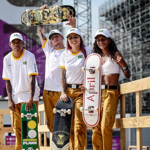 Letícia Bufoni riu ao ler comentário sobre Gabriel Medina e Yasmin Brunet, lembrados quando Bruno Fratus beijou a mulher ao receber medalha olímpica