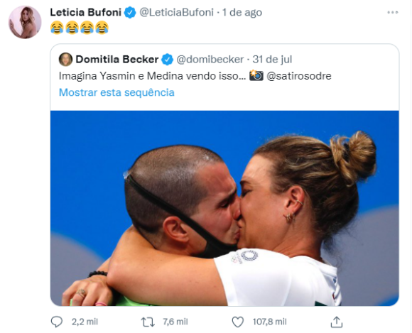O meme mostrava o nanador Bruno Fratus beijando a mulher ao receber uma medalha