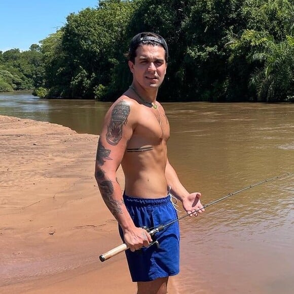 Luan Santana está oficialmente solteiro desde o fim do noivado com Jade Magalhães