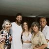 Família de Cleo participou de casamento com modelo Leandro D'Lucca por videochamada. Cerimônia foi feita no civil para evitar aglomerações