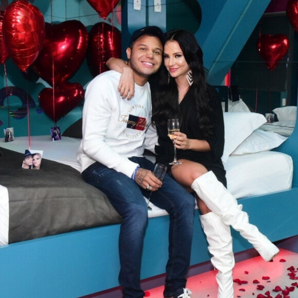 Postagem foi feita no mesmo dia em que a ex do modelo, a cantora Gabi Martins, terminou com Tierry