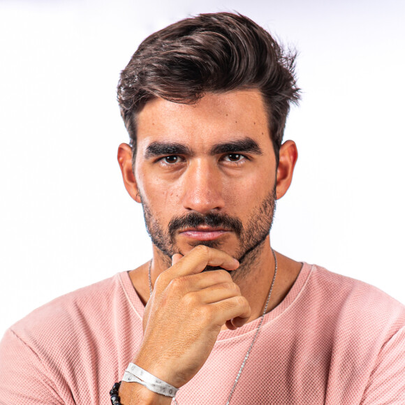 Gui Napolitano não mencionou o nome de Gabi nem no Twitter e nem no Instagram