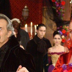 Tarcísio Meira com Julia Lemmertz na novela 'O Beijo do Vampiro' (2002), na qual ator foi o Bóris