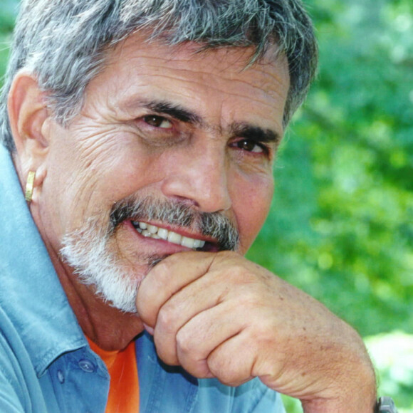 Tarcísio Meira em foto da novela 'Um Anjo Caiu do Céu' (2001), como o fotógrafo João Medeiros