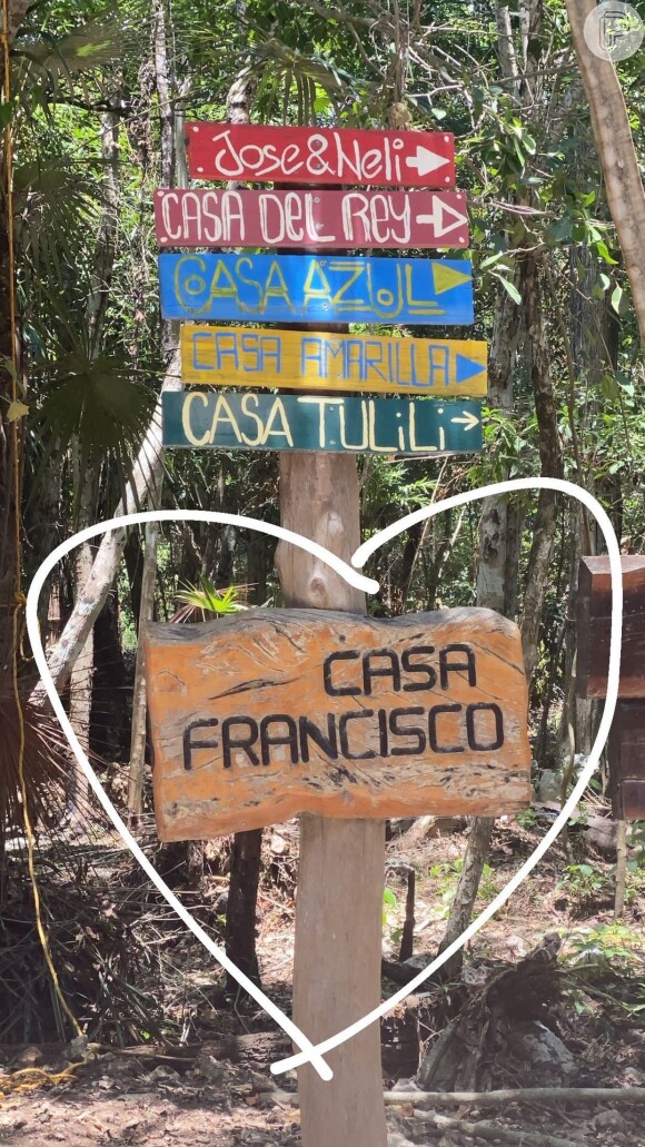 Thaila Ayala filmou placa artesanal com os dizeres 'Casa Francisco' e desenhou um coração em cima