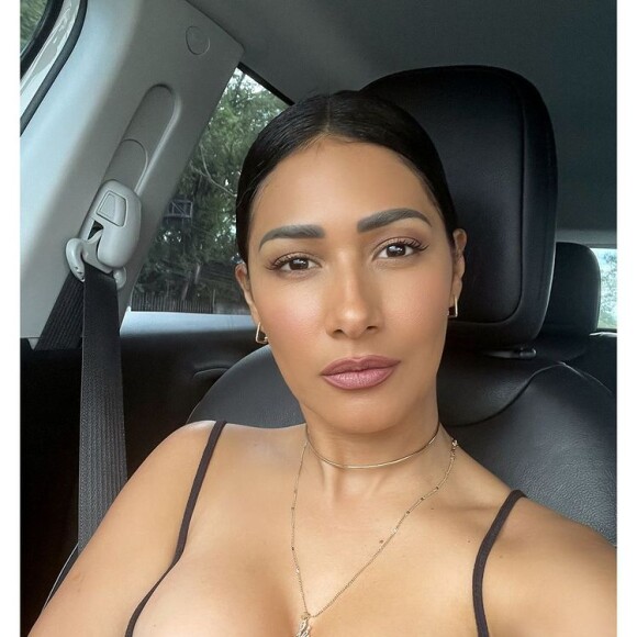 Simaria anunciou separação de Vicente Ecrig dias após Whindersson Nunes e Maria Lina anunciarem fim do noivado, levando web a lamentar: 'Pandemia da separação'