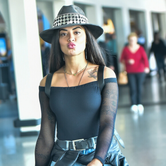  Aline Riscado vai ficar de fora da Sapucaí em 2022