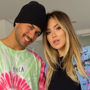 Virgínia filma Zé Felipe de cueca e ri dos trajes do marido