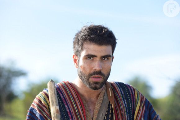Na novela 'Gênesis', Jacó (Petrônio Gontijo) escolhe José (João Guilherme Chaselio/Juliano Laham) como líder da família e pede para ele usar a túnica na reunião