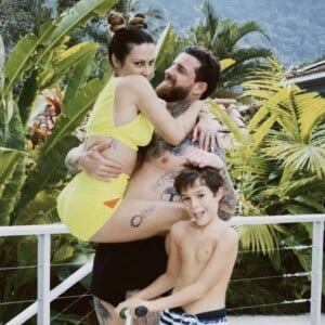 Marido de Cleo, o empresário e modelo Leandro D'Lucca, pai de Gael, chamou Gloria Pires de 'vovó' e deixou os internautas em dúvida