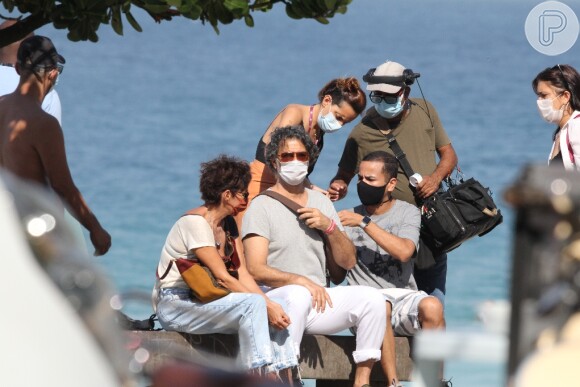 Eduardo Moscovis e Andrea Beltrão gravaram na praia de Ipanema cenas da novela 'Um Lugar ao Sol'