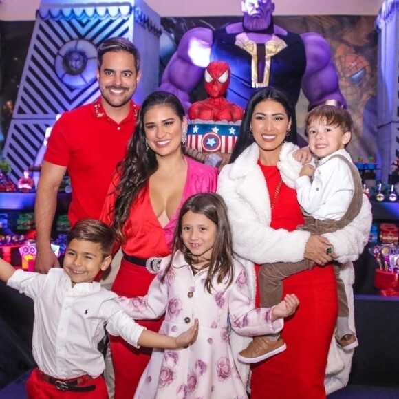 Simone e Kaká têm dois filhos: um menino de sete anos e uma menina de cinco meses