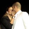 Paolla Oliveira e o namorado, Diogo Nogueira, já trocaram beijos em show do artista