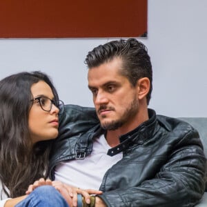 No 'BBB', Emilly viveu relacionamento conturbado com Marcos Harter