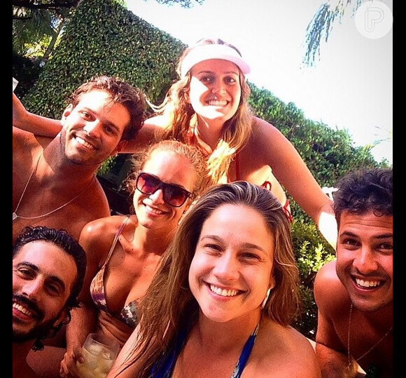 Fernanda Gentil e marido, Matheus Braga (foto à direita), passam férias com amigos na Costa Rica