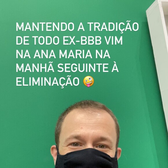 Tiago Leifert explicou que saiu da Globo para descansar e se dedicar à sua família: os sobrinhos, a mulher, Daiana Garbin e a filha Lua, de 9 meses