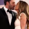 Beijo de Jennifer Lopez e Ben Affleck atraiu holofotes em Veneza