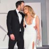 Romance de Jennifer Lopez e Ben Affleck roubou a cena em Veneza
