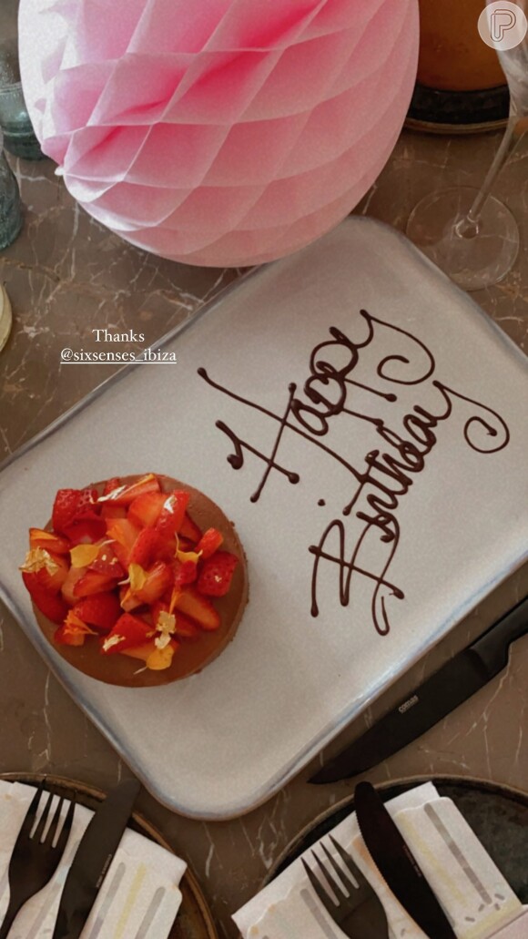 No Instagram, Gioh mostrou o café da manhã especial que ganhou de aniversário