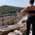 Bruna Marquezine visita ruínas na Grécia