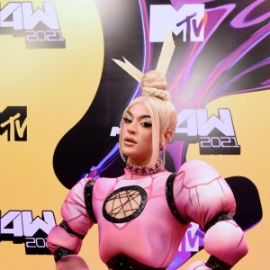 Pabllo Vittar usou look inspirado em Lady Gaga no MIAW 2021
