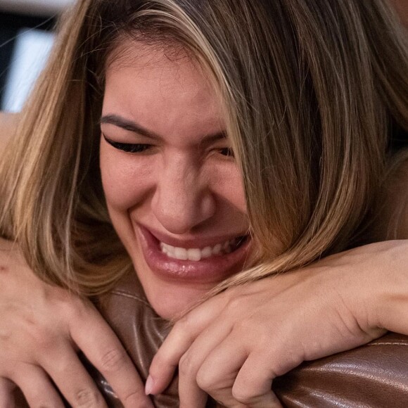 Filha de Lorena Improta veio ao mundo pesando 2,8 kg e com 48 centímetros
