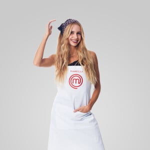 Isabella Scherer tem acessórios cheios de estilo e tênis da sorte no 'Masterchef Brasil'