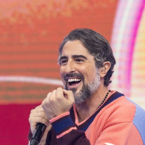 Marcos Mion explicou por que tatuagem de Nossa Senhora Aparecida o impedia de usar camiseta na Record